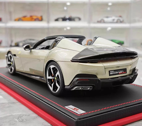 [MR Collection] 1:18 Ferrari 2024 12Cilindri Spider Gold Model Car Resin