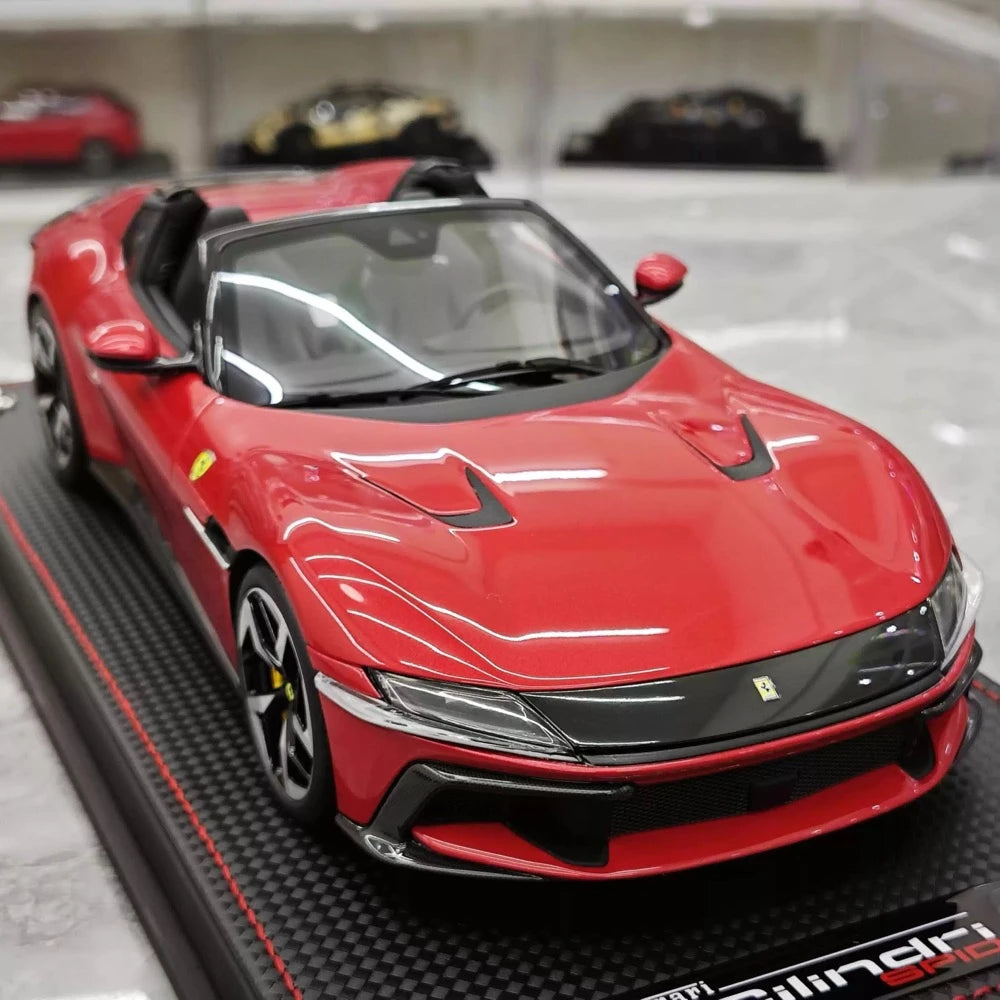 [MR Kollektion] 1:18 Ferrari 2024 12Cilindri Spider röd modellbil harts