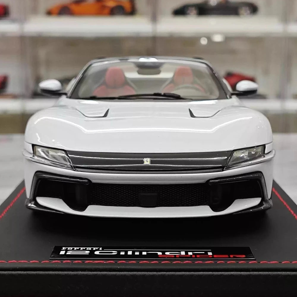 [MR Kollektion] 1:18 Ferrari 2024 12Cilindri Spider vit modellbil harts