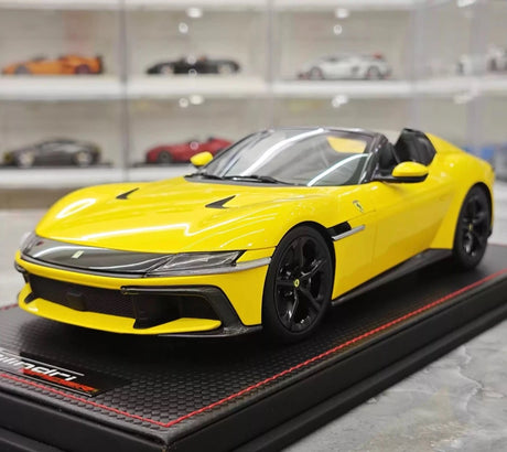 [MR Collection] 1:18 Ferrari 2024 12Cilindri Spider geel modelauto Hars