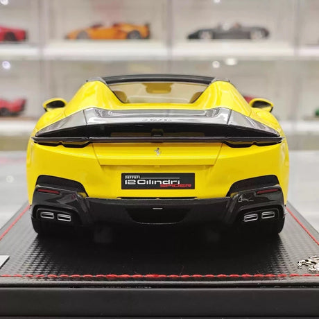 [MR Collection] 1:18 Ferrari 2024 12Cilindri Spider geel modelauto Hars