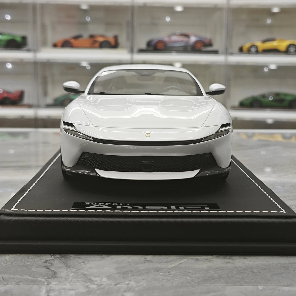 MR Collezione Ferrari 2025 Amalfi Coupe Bianco Artico 1:18 – Modello in resina collezionabile (MR Collection)