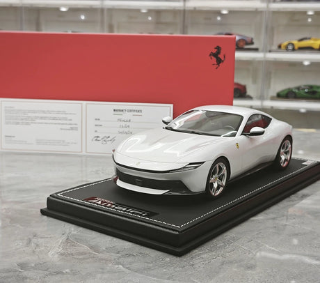 MR Collezione Ferrari 2025 Amalfi Coupe Bianco Artico 1:18 – Modello in resina collezionabile (MR Collection)
