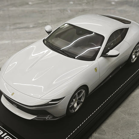 MR Collezione Ferrari 2025 Amalfi Coupe Bianco Artico 1:18 – Modello in resina collezionabile (MR Collection)
