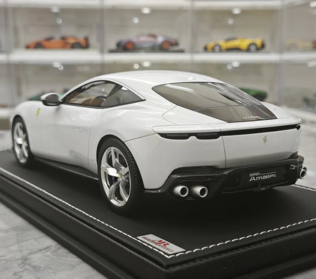 MR Collezione Ferrari 2025 Amalfi Coupe Bianco Artico 1:18 – Modello in resina collezionabile (MR Collection)