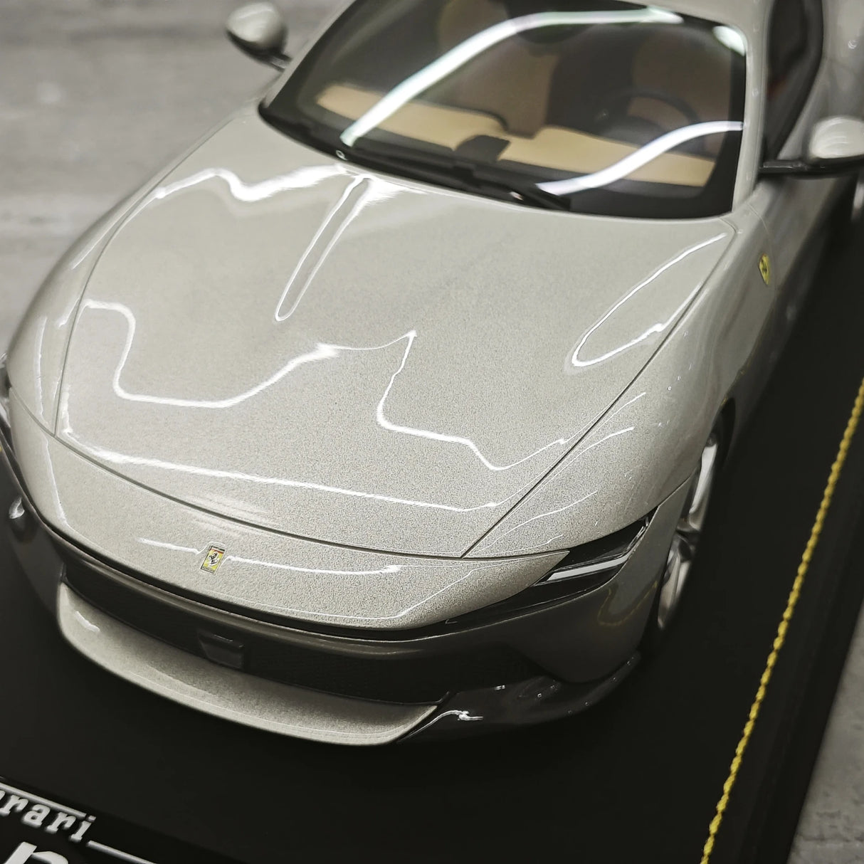 MR Collezione Ferrari 2025 Amalfi Coupe Grigio Abu Dhabi 1:18 – Resina modello in resina collezionabile (MR Collection)