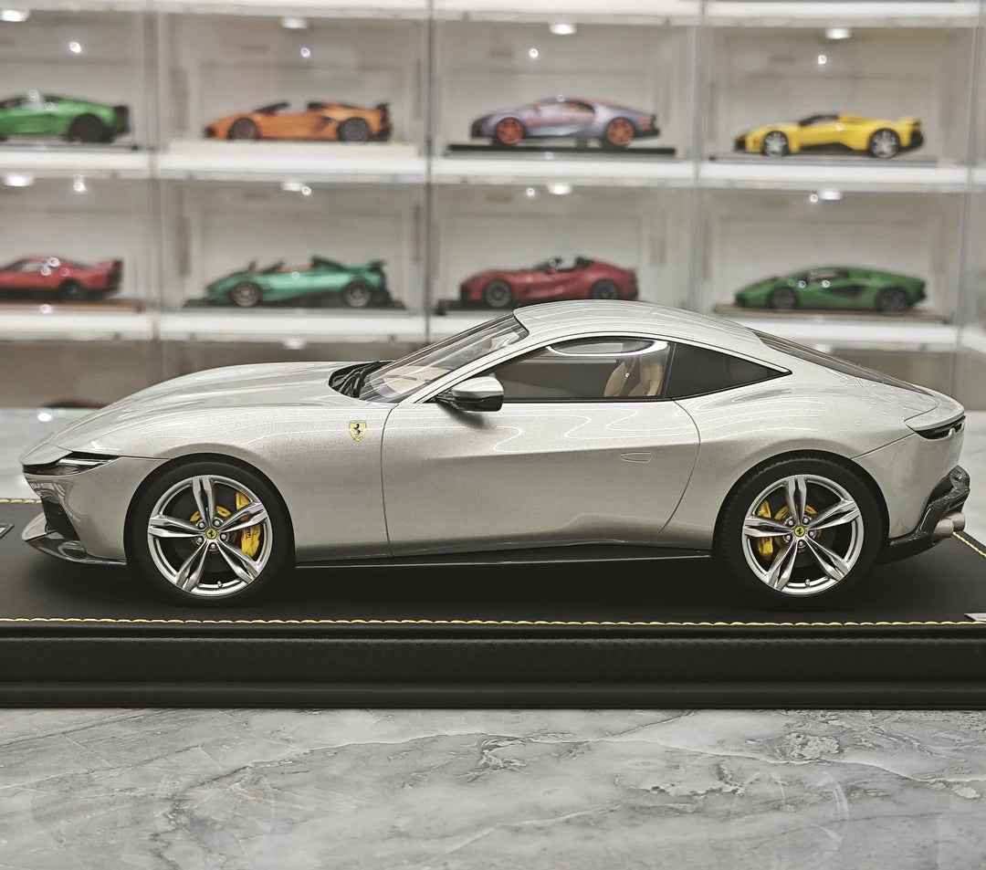 MR Collezione Ferrari 2025 Amalfi Coupe Grigio Abu Dhabi 1:18 – Resina modello in resina collezionabile (MR Collection)