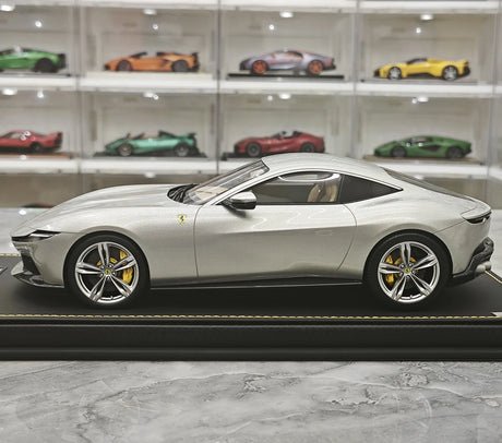 MR Collezione Ferrari 2025 Amalfi Coupe Grigio Abu Dhabi 1:18 – Resina modello in resina collezionabile (MR Collection)