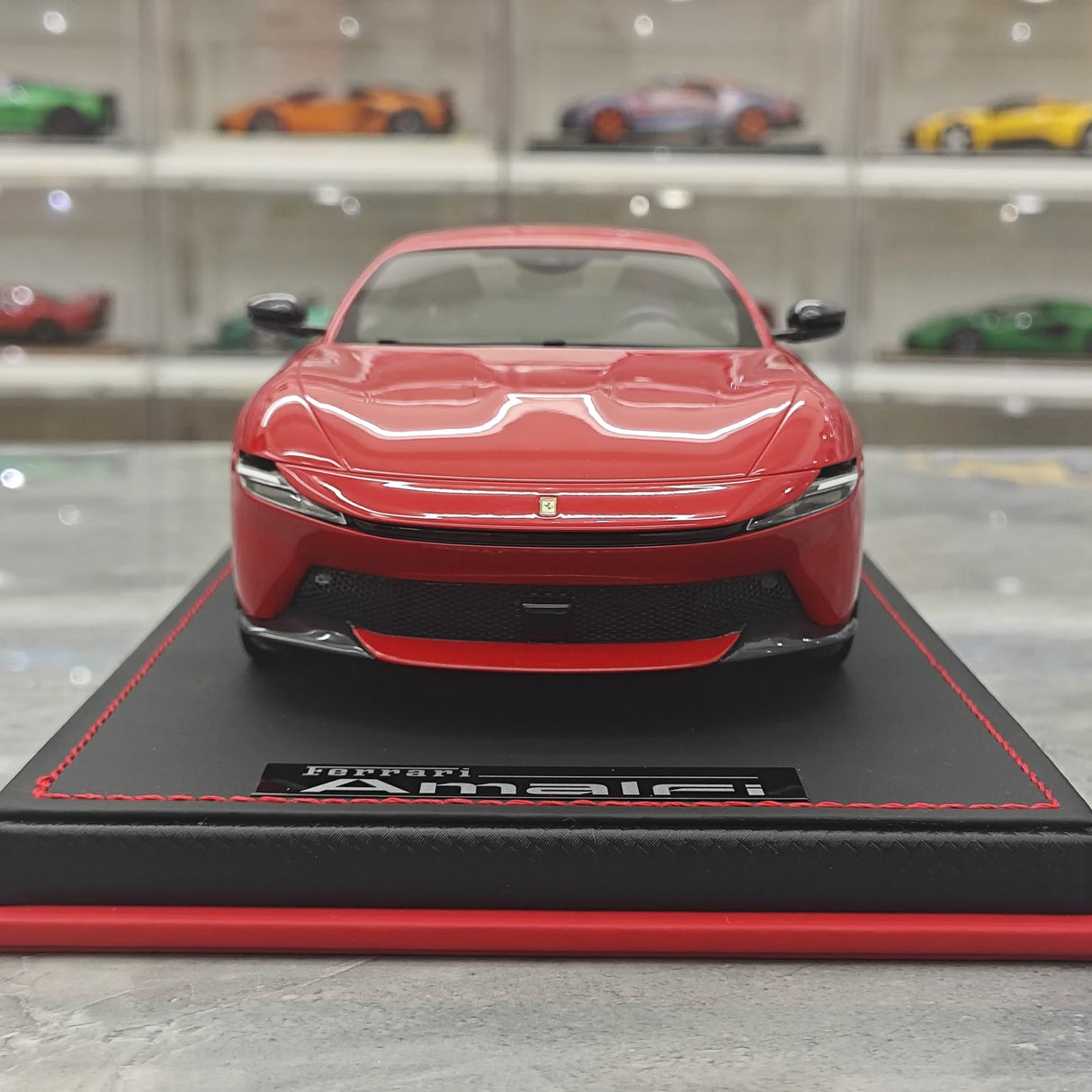 MR Collezione Ferrari 2025 Amalfi Coupe Rosso Corsa 1:18 – Modello in resina collezionabile (MR Collection)