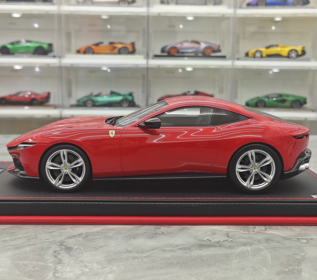 MR Collezione Ferrari 2025 Amalfi Coupe Rosso Corsa 1:18 – Modello in resina collezionabile (MR Collection)