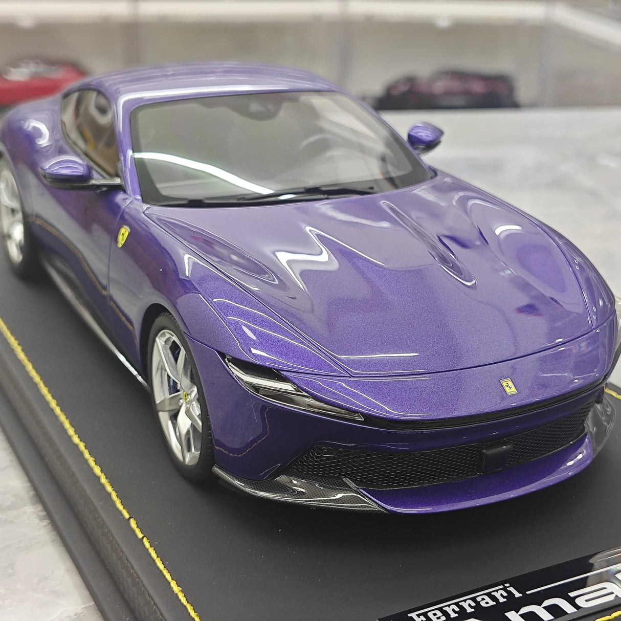 MR Collezione Ferrari 2025 Amalfi Coupé Violetto Dino 1:18 – Modello in resina collezionabile (MR Collection)
