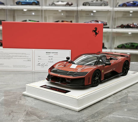 MR Collezione Ferrari 2025 F80 Coupe Orange 1:18 – Modello in resina collezionabile (MR Collection)