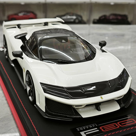 MR Collezione Ferrari 2025 F80 Coupe White 1:18 – Modello in resina collezionabile (MR Collection)