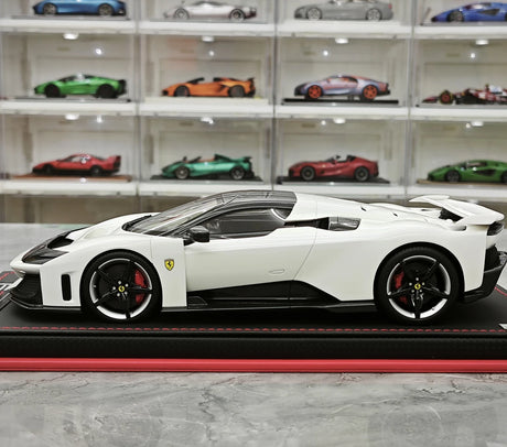 MR Collezione Ferrari 2025 F80 Coupe White 1:18 – Modello in resina collezionabile (MR Collection)