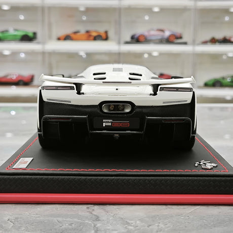 MR Collezione Ferrari 2025 F80 Coupe White 1:18 – Modello in resina collezionabile (MR Collection)
