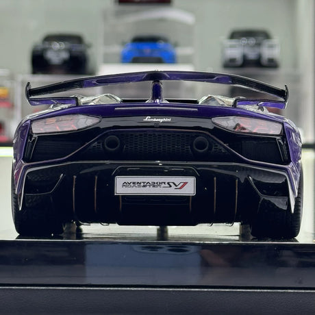 MR kokoelma Lamborghini 2018 Aventador SVJ Purple 1:18 – keräilyhartsimallihartsi (MR Collection)