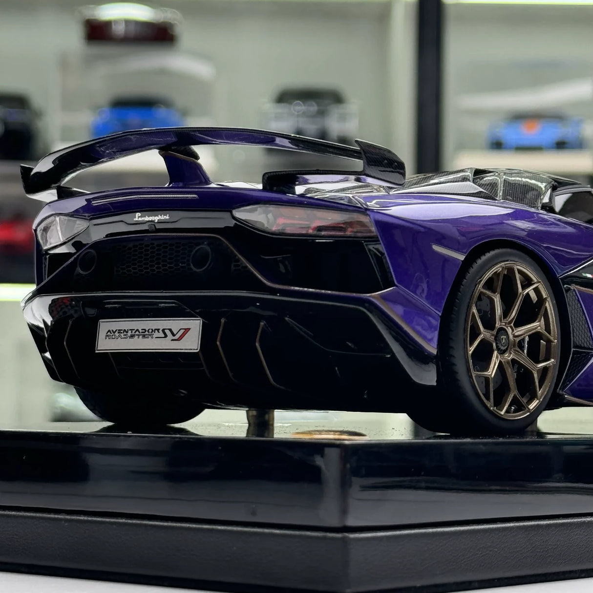 MR kokoelma Lamborghini 2018 Aventador SVJ Purple 1:18 – keräilyhartsimallihartsi (MR Collection)