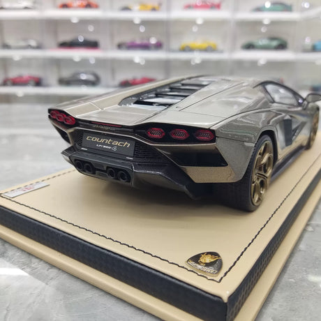 مجموعة MR Lamborghini 2021 Countach LPI 800-4 Gold 1:18 – راتنج نموذجي قابل للجمع (MR Collection)