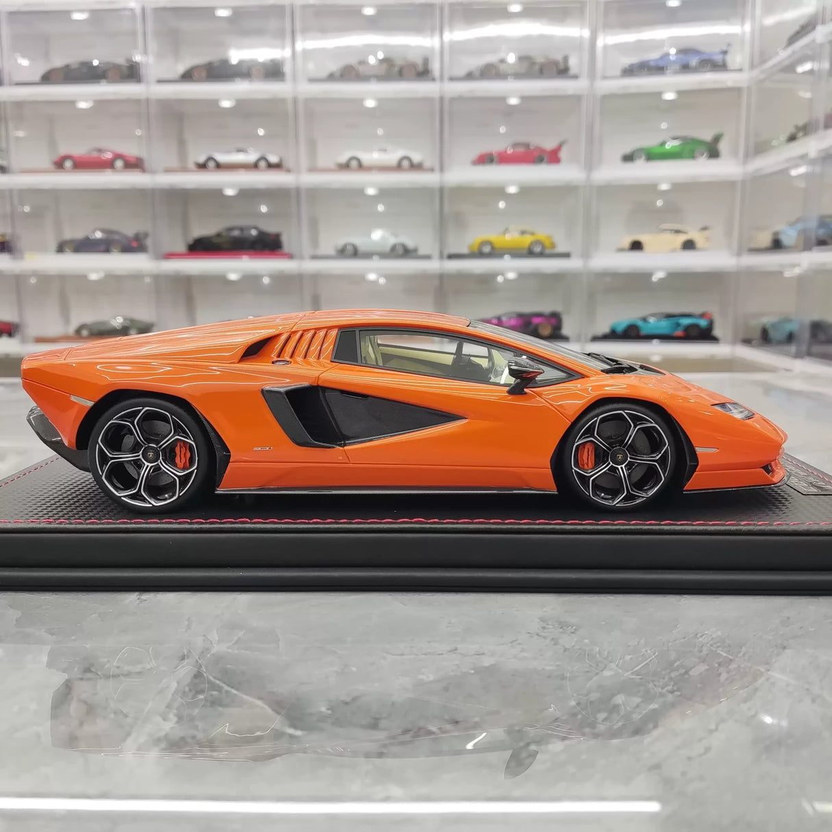 MR Collection Lamborghini 2021 Countach LPI 800-4 Orange 1:18 – Collectible Resin Model Resin