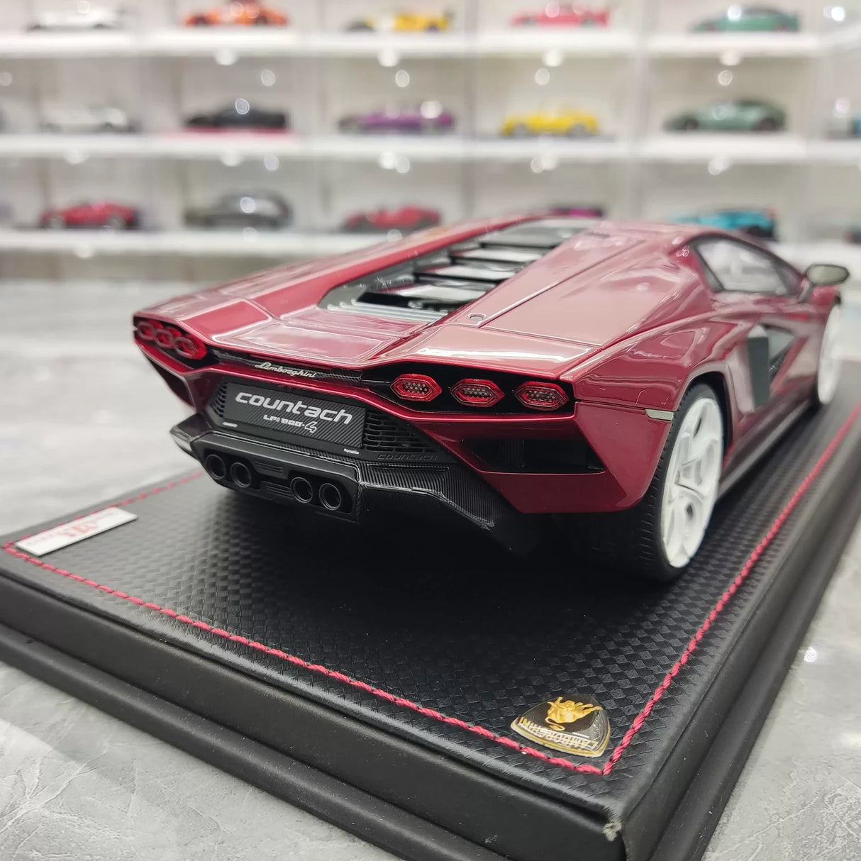 مجموعة MR Lamborghini 2021 Countach LPI 800-4 Red 1:18 – راتنج نموذج قابل للجمع (MR Collection)