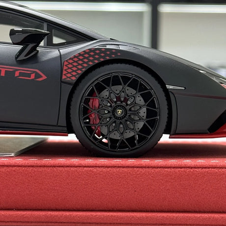 MR Kokoelma Lamborghini 2021 Huracan STO Black 1:18 – keräilyhartsimallihartsi (MR Collection)