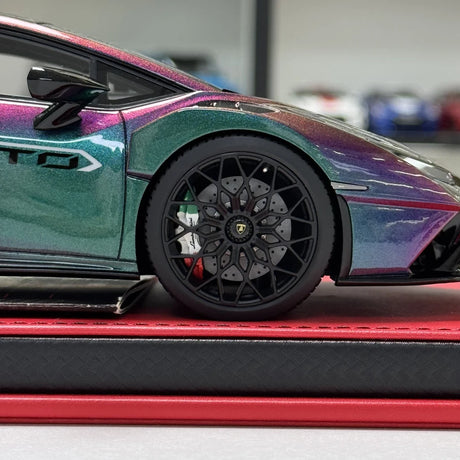 MR kokoelma Lamborghini 2021 Huracan STO Chameleon 1:18 – keräilyhartsimallihartsi (MR Collection)