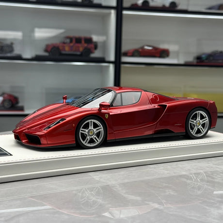 MW Model Ferrari 2002 Enzo Metal Red 1:18 – Resina da collezione in resina