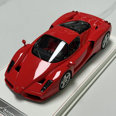 MW Model Ferrari 2002 Enzo Red 1:18 – Resina da collezione in resina