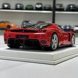 MW Model Ferrari 2002 Enzo Red 1:18 – Resina da collezione in resina