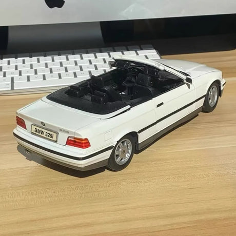 [Maisto] 1:18 BMW 1993 325i E36 Cabriolet White Model Car Die-Cast