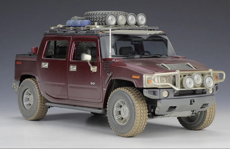 [Maisto] 1:18 Hummer 2005 H2 SUT Red Model Car Die-Cast
