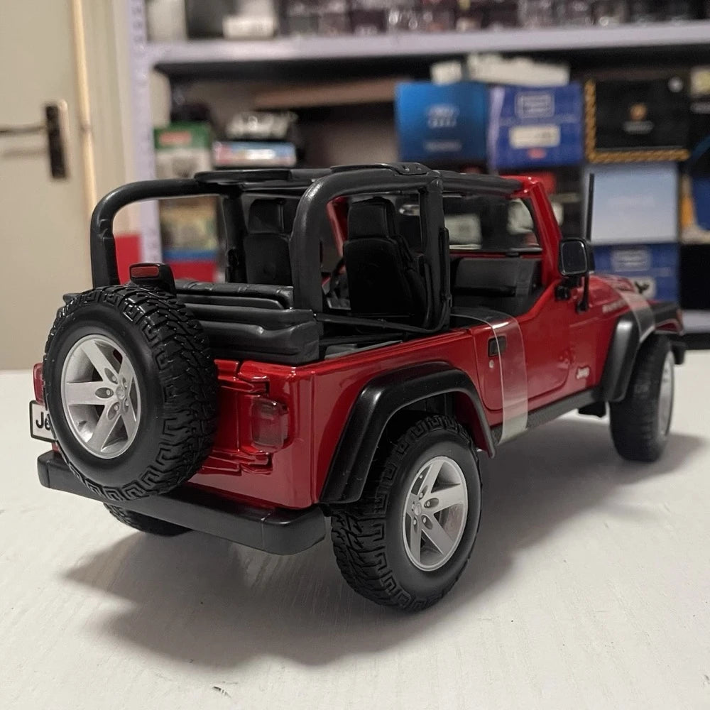 [Maisto] 1:18 Jeep 2004 Wrangler Rubicon Red Model Car Die-Cast
