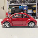 [Maisto] 1:18 Volkswagen 1998 Beetle rosso modellino di auto Die-Cast