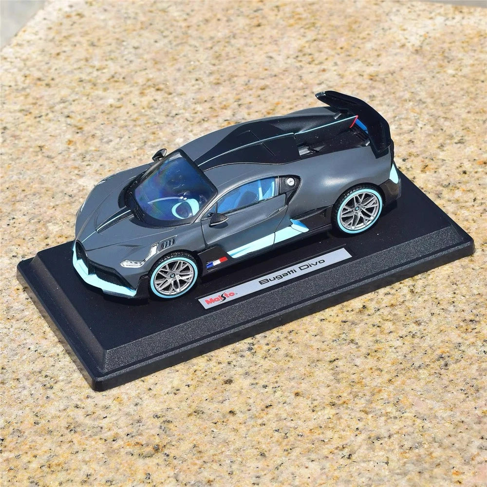 [Maisto] 1:24 Bugatti 2019 Divo Gray Model Car Die-Cast