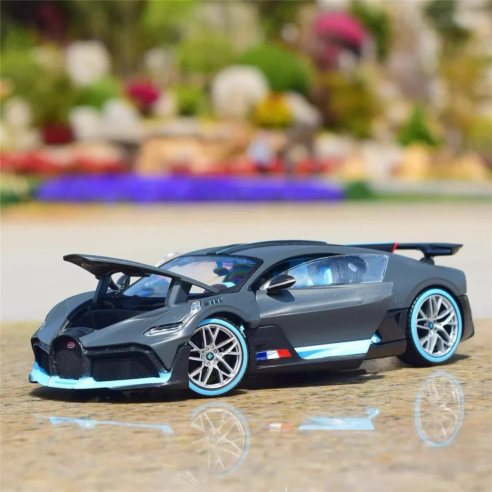 [Maisto] 1:24 Bugatti 2019 Divo Gray Model Car Die-Cast
