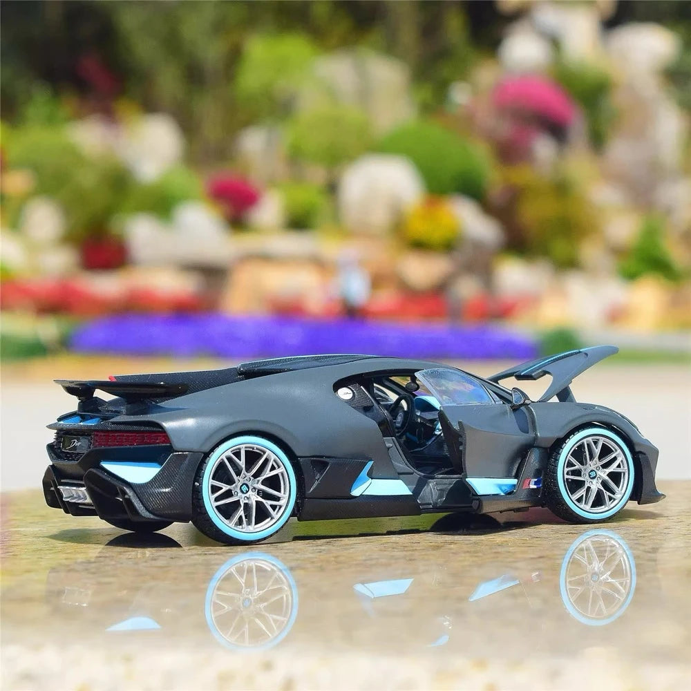 [Maisto] 1:24 Bugatti 2019 Divo Gray Model Car Die-Cast