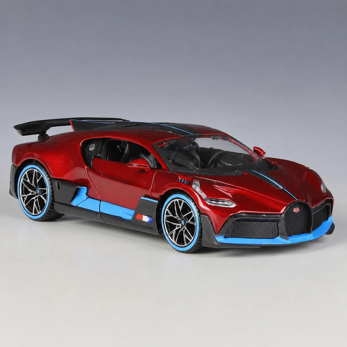 Maisto Bugatti 2019 Divo أحمر 1:24 – نموذج عرض معدني مصبوب