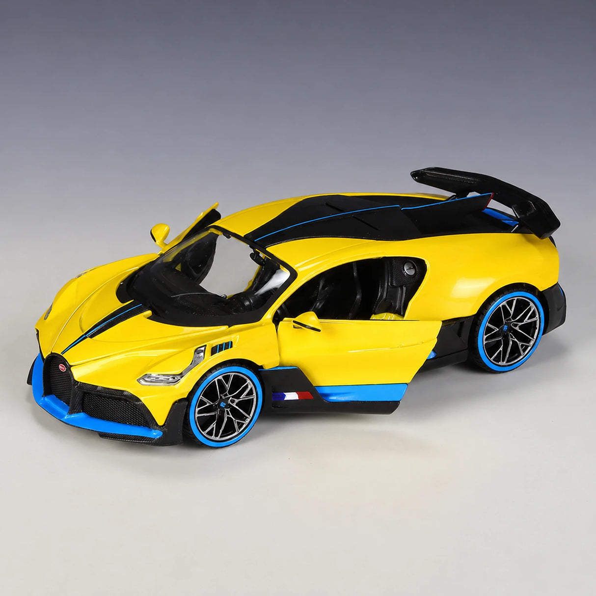 Maisto Bugatti 2019 Divo أصفر 1:24 – نموذج عرض معدني مصبوب