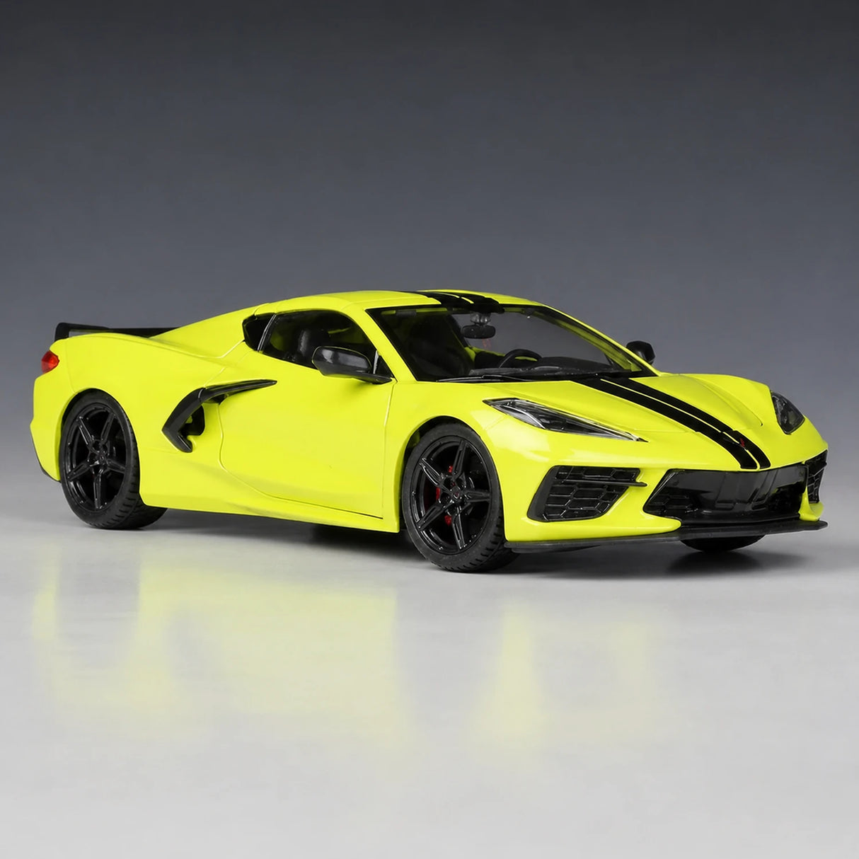 [Maisto] 1:24 Chevrolet 2020 Corvette Stingray Green Model Car Die-Cast
