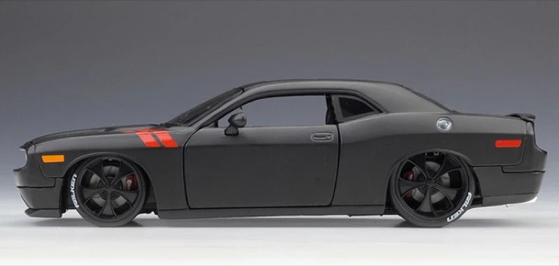 [Maisto] 1:24 Dodge 2008 Challenger SRT8 Black Model Car Die-Cast