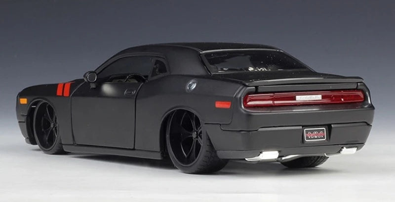 [Maisto] 1:24 Dodge 2008 Challenger SRT8 noir voiture miniature Die-Cast