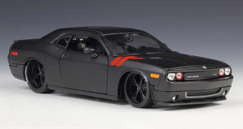 [Maisto] 1:24 Dodge 2008 Challenger SRT8 noir voiture miniature Die-Cast