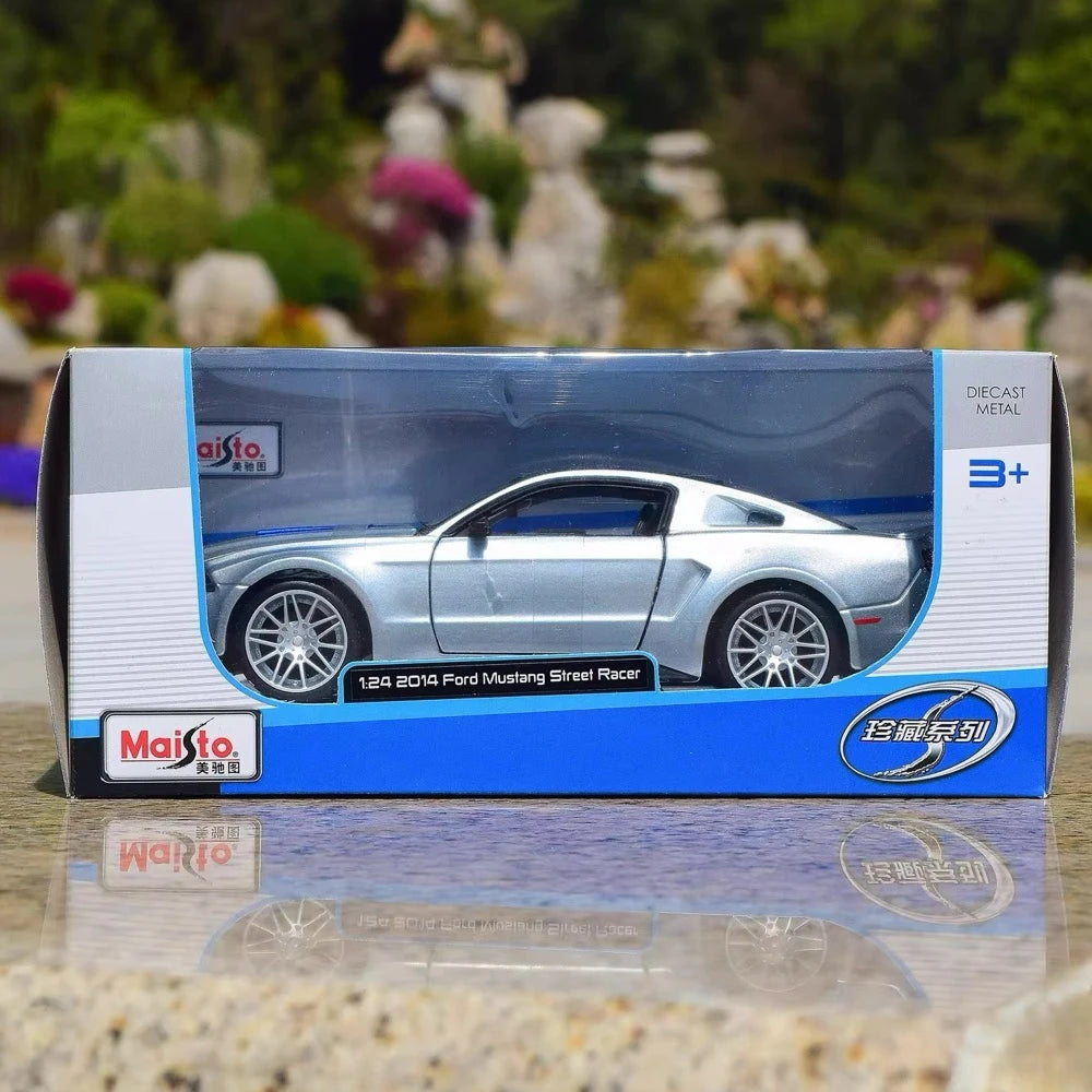 [Maisto] 1:24 Ford 2014 Mustang Street Racer Silver Model Car Die-Cast