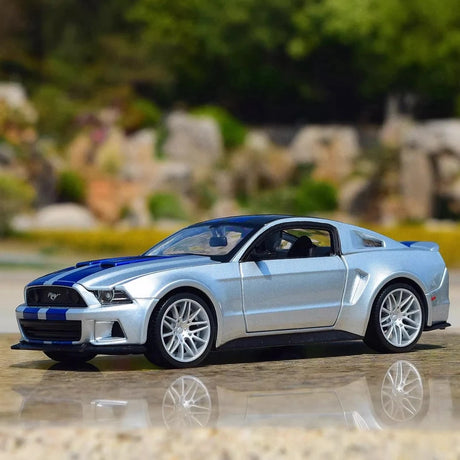[Maisto] 1:24 Ford 2014 Mustang Street Racer Silver Model Car Die-Cast