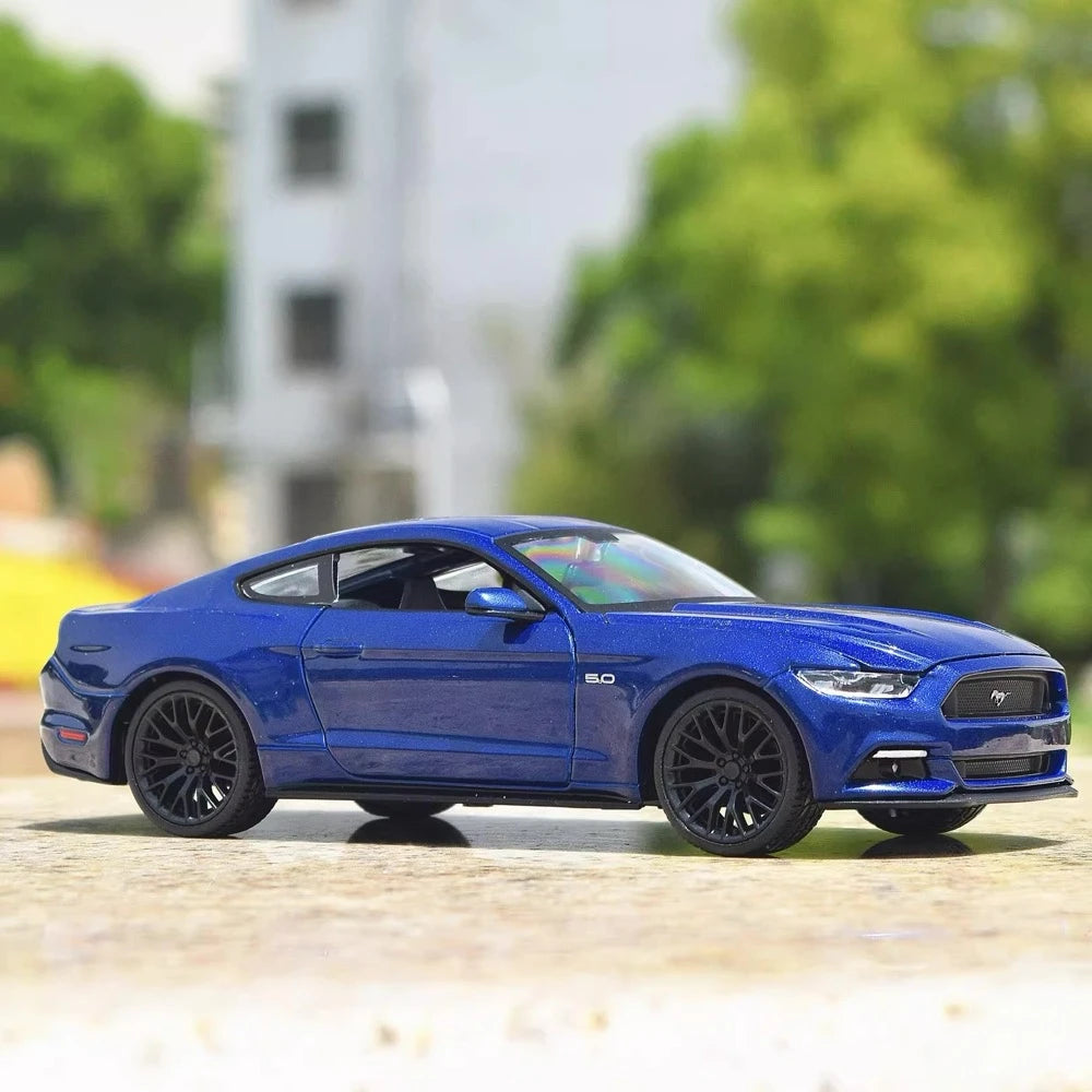 [Maisto] 1:24 Ford 2015 Mustang GT Blue Model Car Die-Cast