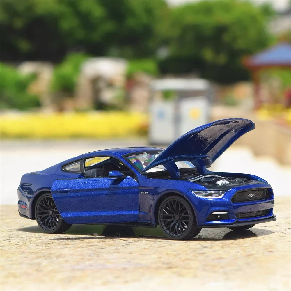 [Maisto] 1:24 Ford 2015 Mustang GT Blue Model Car Die-Cast