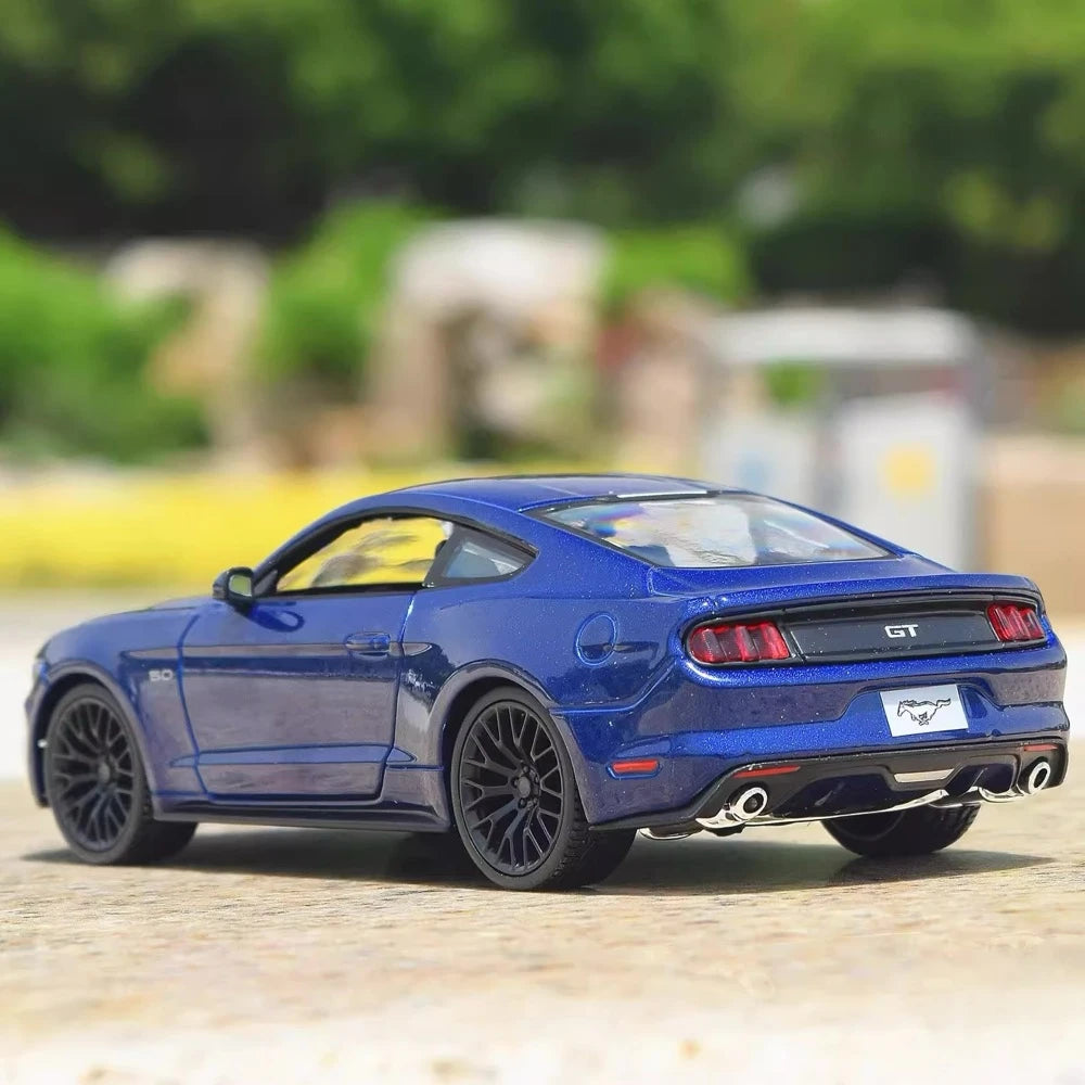 [Maisto] 1:24 Ford 2015 Mustang GT Blue Model Car Die-Cast