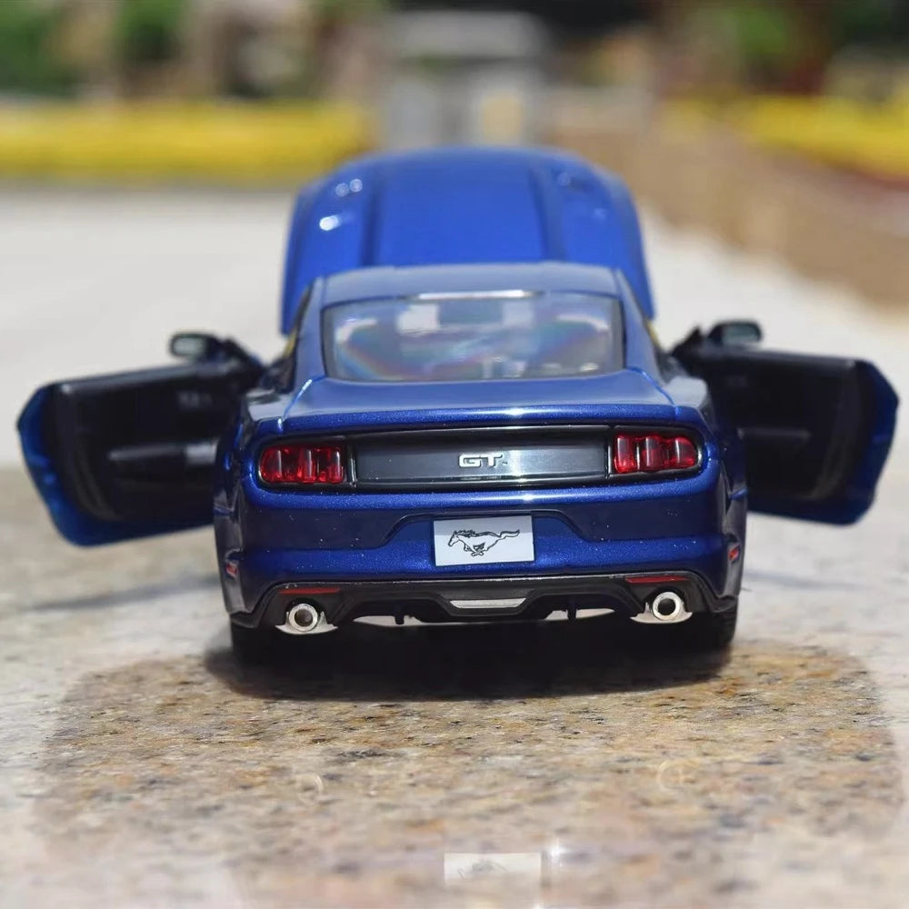 [Maisto] 1:24 Ford 2015 Mustang GT Blue Model Car Die-Cast