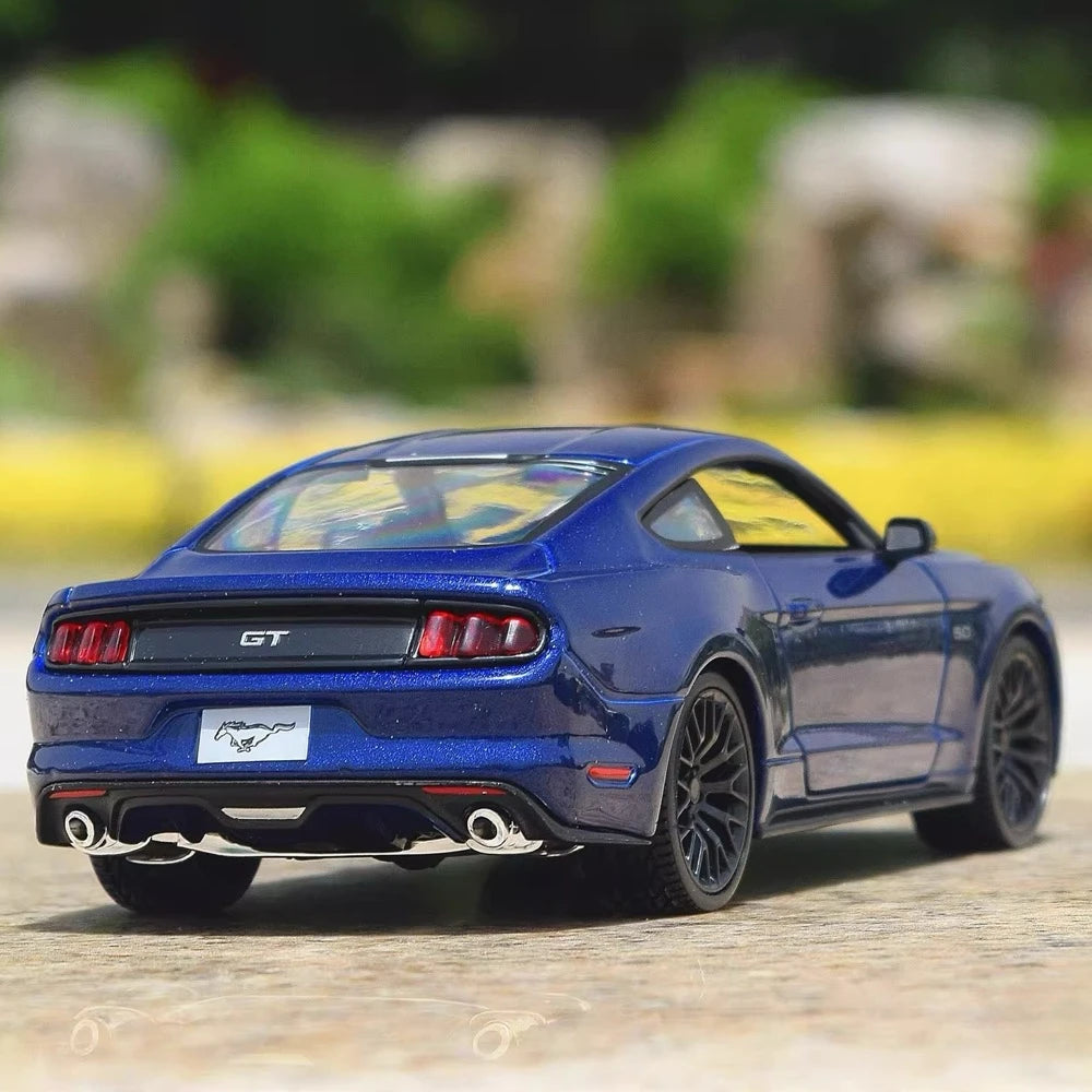 [Maisto] 1:24 Ford 2015 Mustang GT Blue Model Car Die-Cast