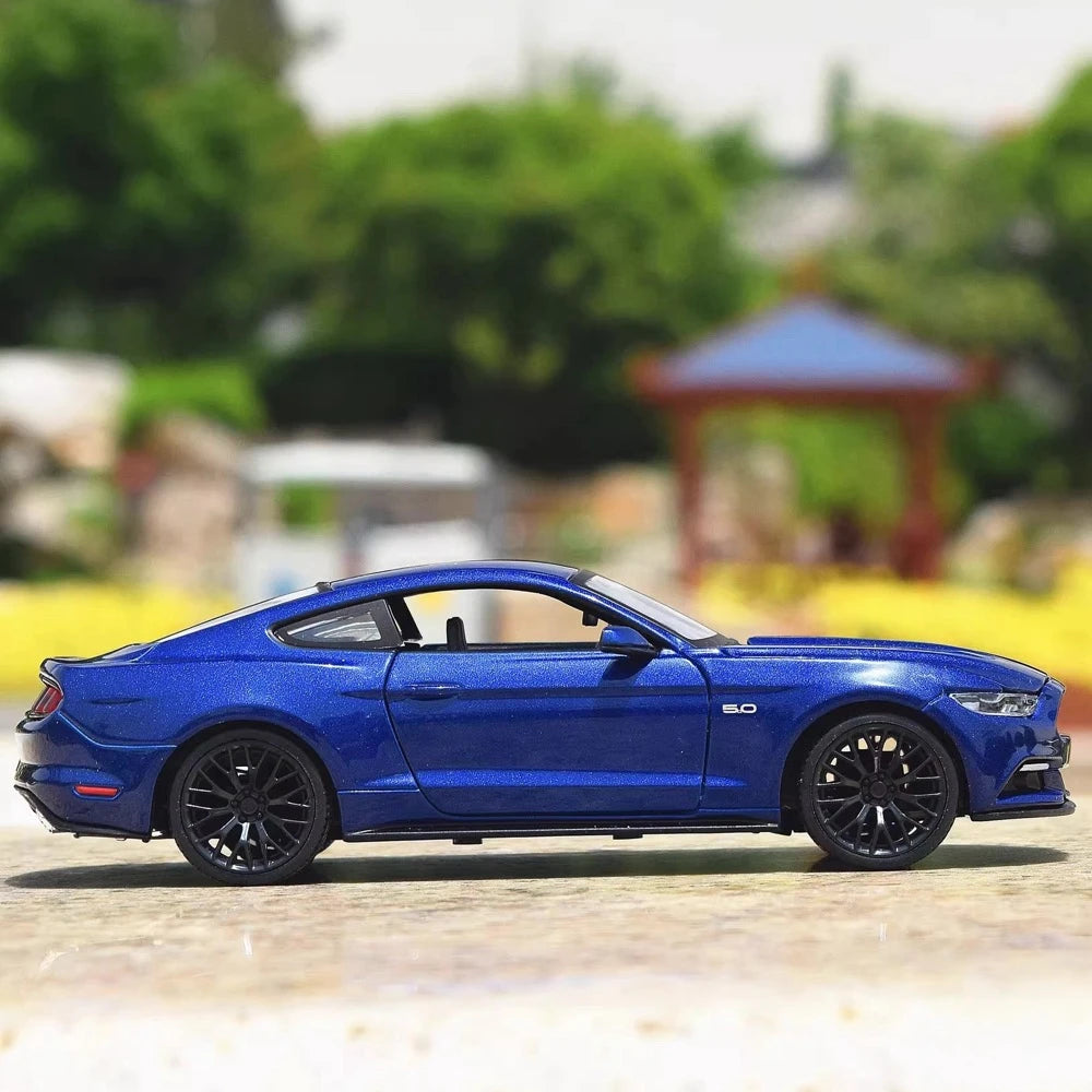 [Maisto] 1:24 Ford 2015 Mustang GT Blue Model Car Die-Cast